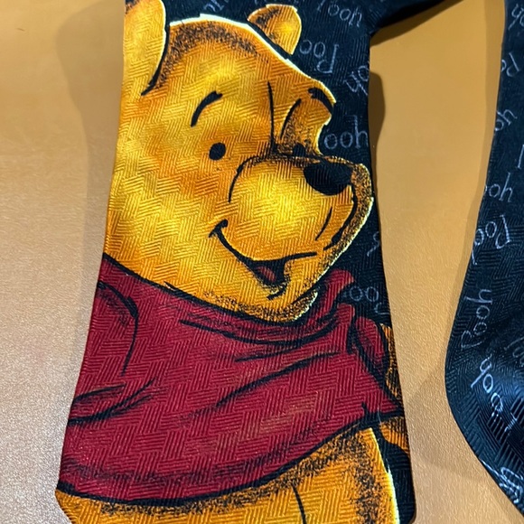 SET OF 3 DISNEY 100% SILK TIES- TIGGER AND POOH-TIE RACK QND EXQUISITE APPAREL - Picture 3 of 12